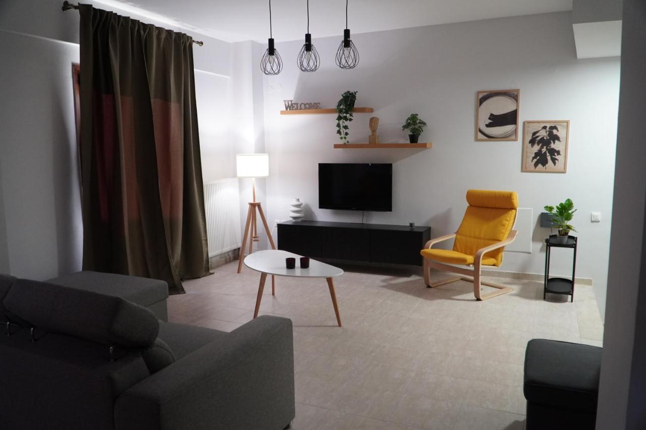 דירה Modern In οld τown *